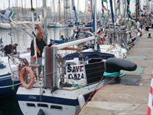 Joan Dausà, Triquell i Suu, entre d'altres, amb la Global Sumud Flotilla a Barcelona 